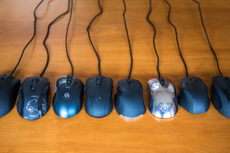 Imagem de Qual a diferença de tamanho e peso entre os mouses gamers?